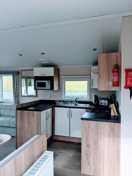 Large 4 Person Couples And Family Caravan In Newquay Bay Resort 外观 照片