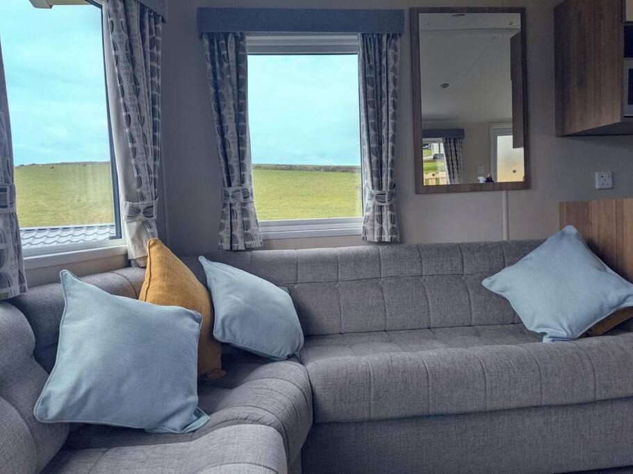 Large 4 Person Couples And Family Caravan In Newquay Bay Resort 外观 照片