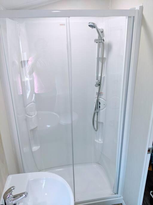 Large 4 Person Couples And Family Caravan In Newquay Bay Resort 外观 照片