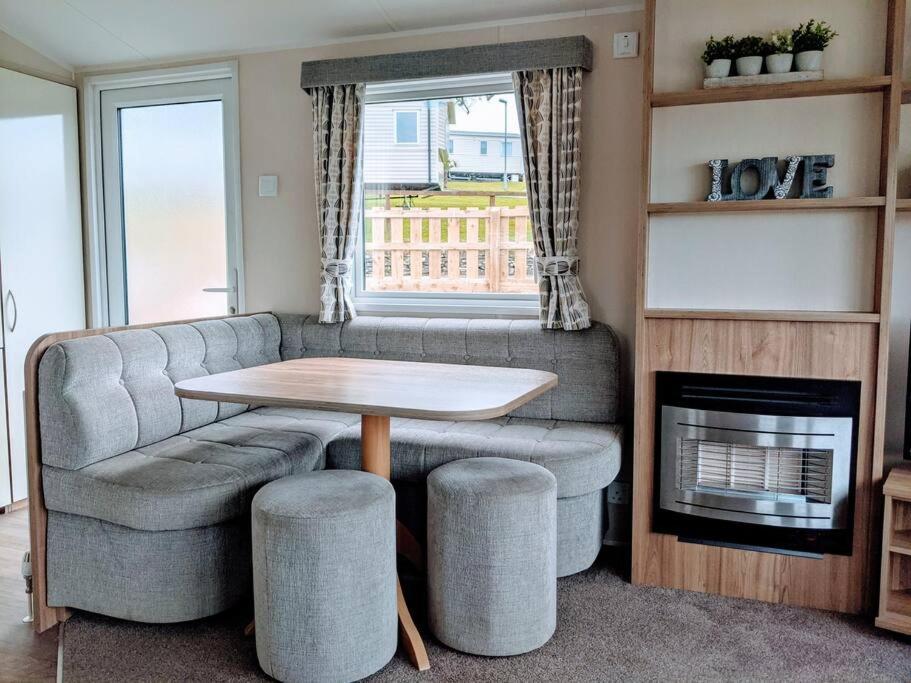 Large 4 Person Couples And Family Caravan In Newquay Bay Resort 外观 照片