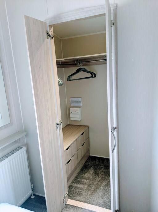 Large 4 Person Couples And Family Caravan In Newquay Bay Resort 外观 照片