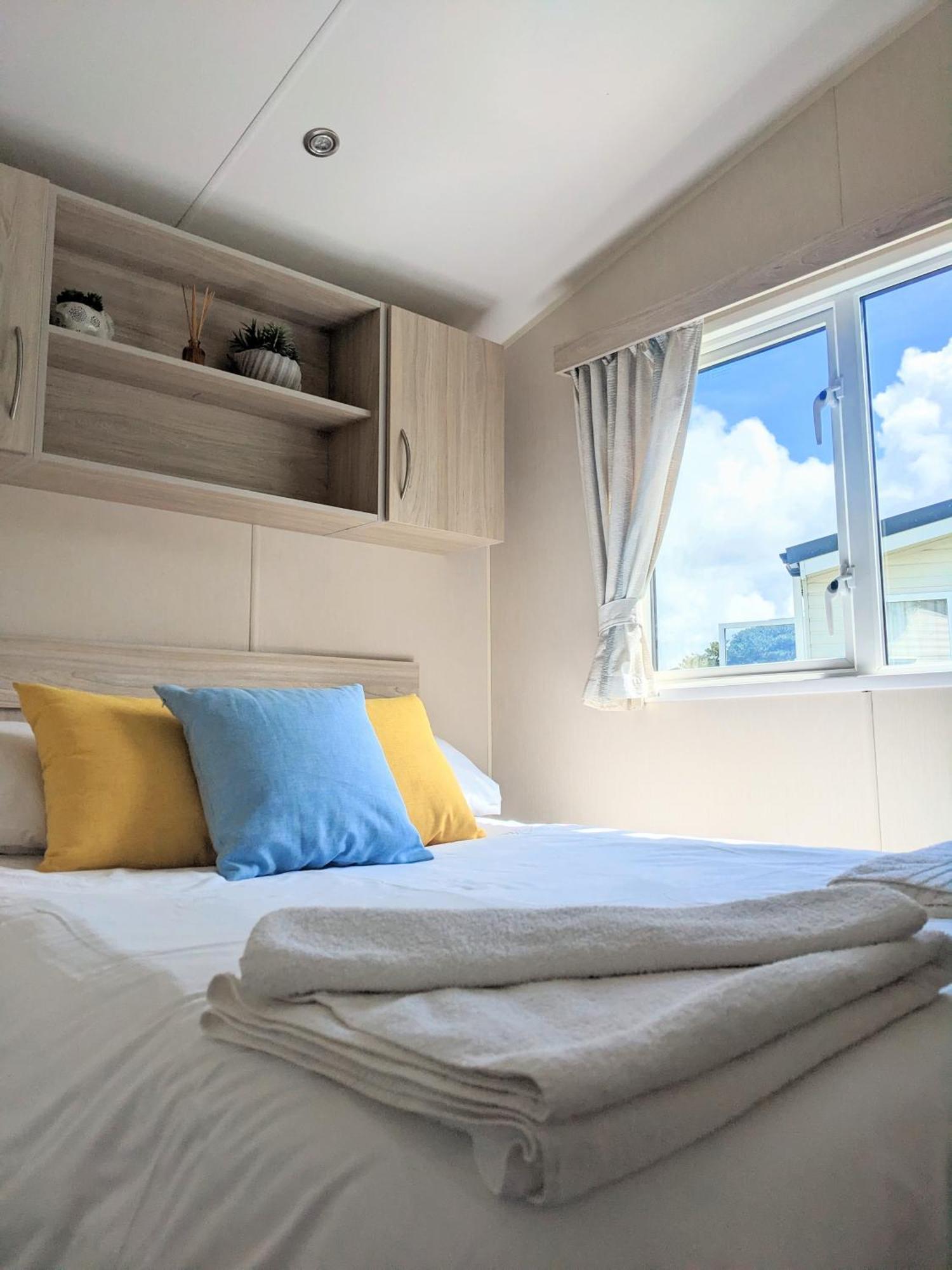 Large 4 Person Couples And Family Caravan In Newquay Bay Resort 外观 照片