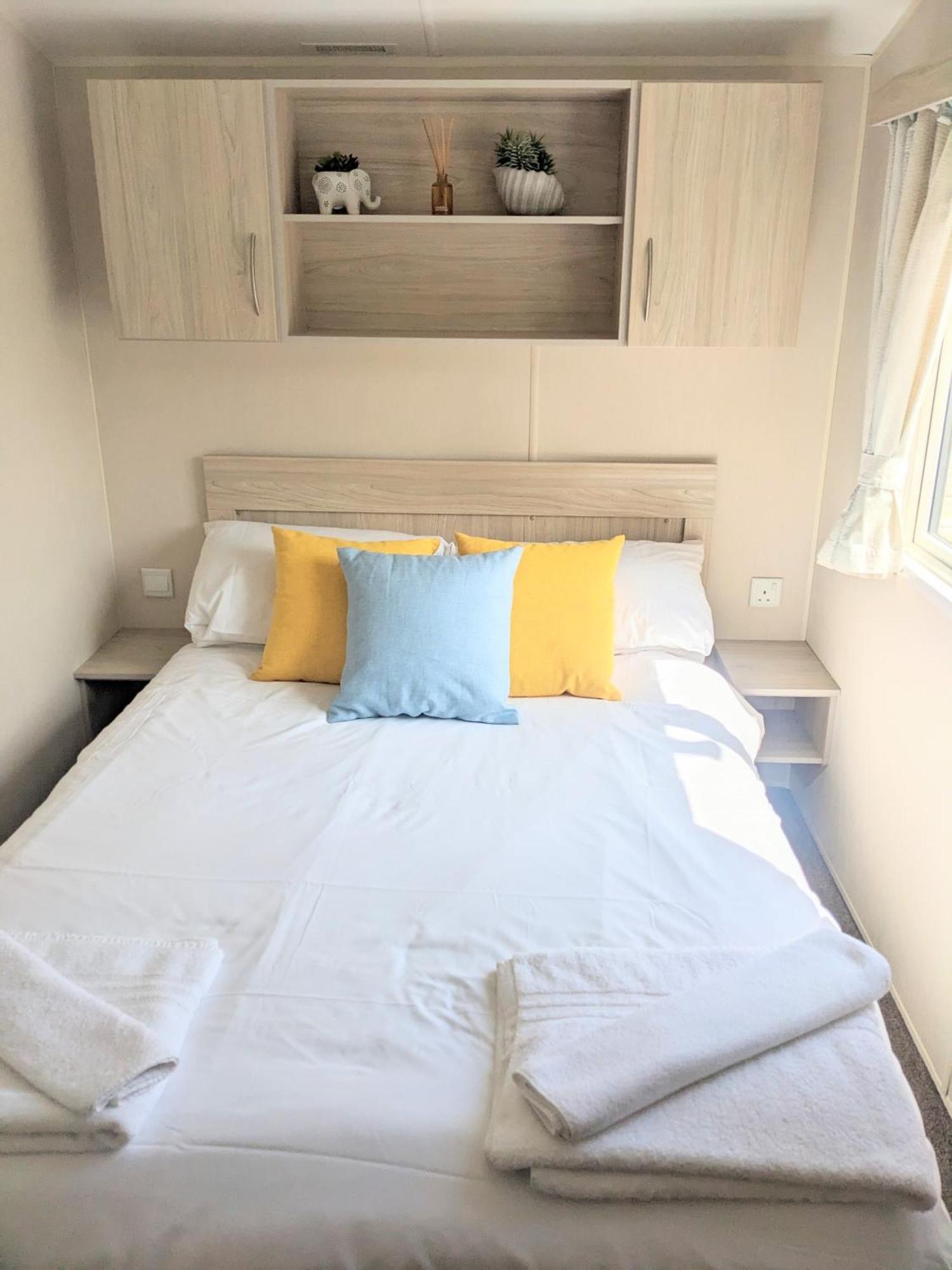 Large 4 Person Couples And Family Caravan In Newquay Bay Resort 外观 照片
